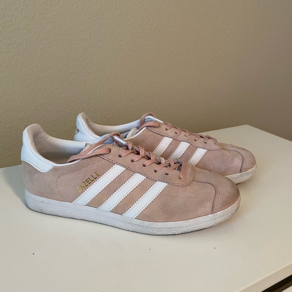 Adidas Gazelle Size 7 US Women’s Sneaker
